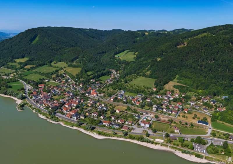 Zu Hause Am Bach Lägenhet Aggsbach Exteriör bild